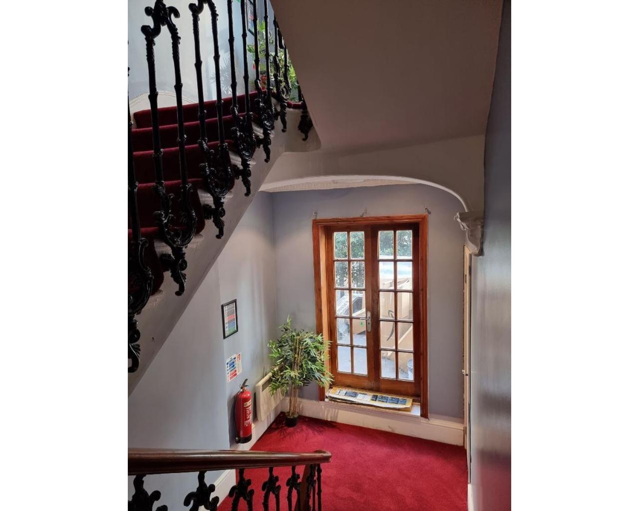 Fg1- Ground Flr Flat Good For 4- Near Hyde Park Лондон