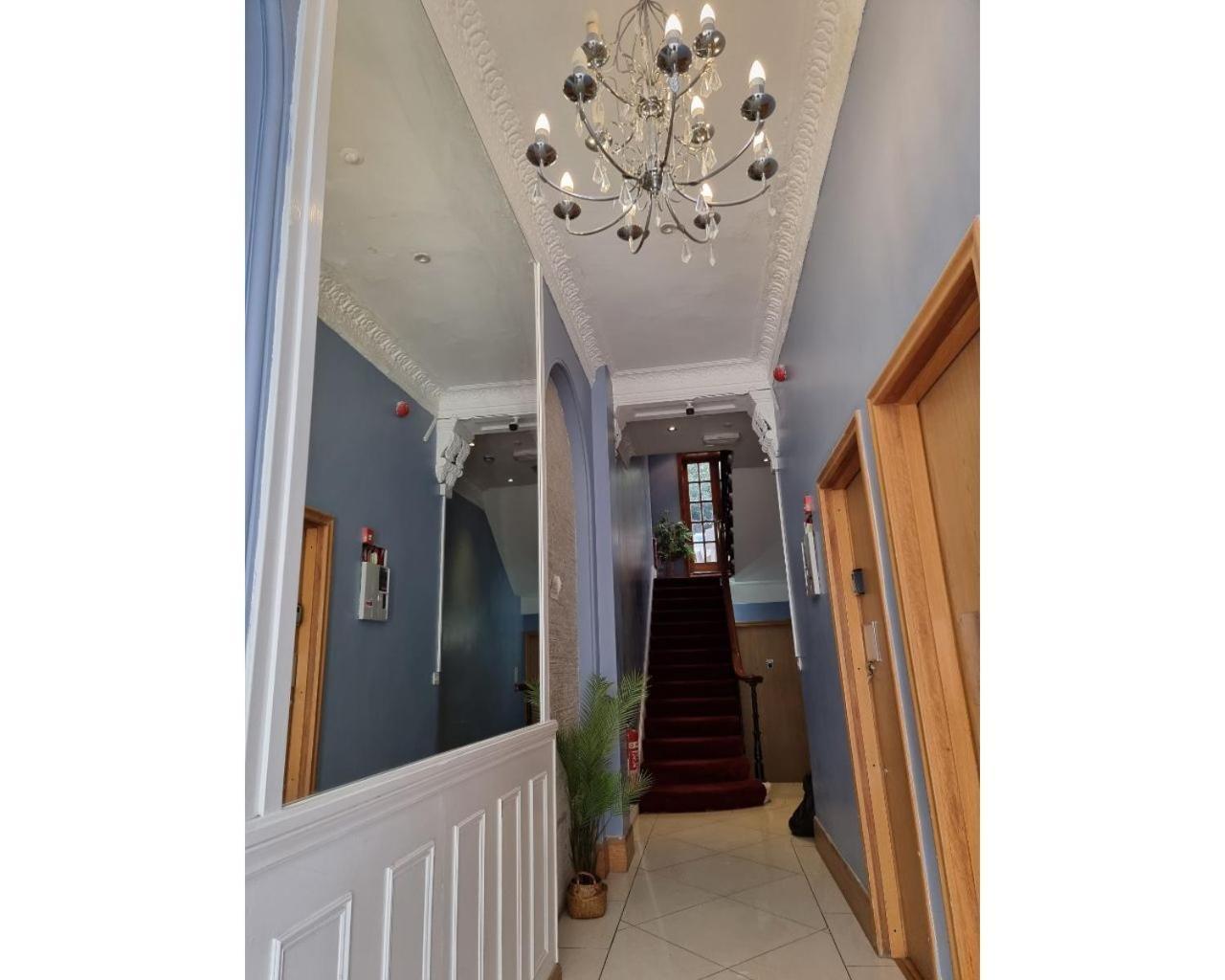 Fg1- Ground Flr Flat Good For 4- Near Hyde Park Лондон